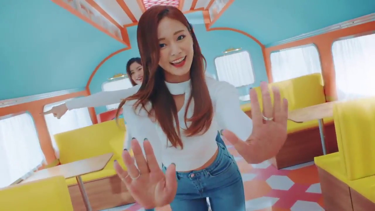 Things You Didn't Notice in Twice's "Heart Shaker" MV