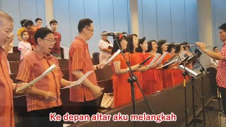 Vignette de la vidéo "Ke Depan Altar Aku Melangkah - Aku Abdi Tuhan - Gereja Regina Caeli PIK"