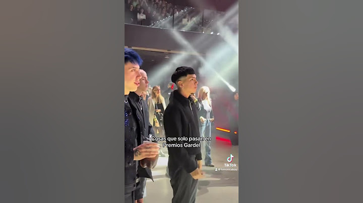 Milo J canta “Dispara” desde abajo del escenario mientras Nicki Nicole lo canta arriba 🥰
