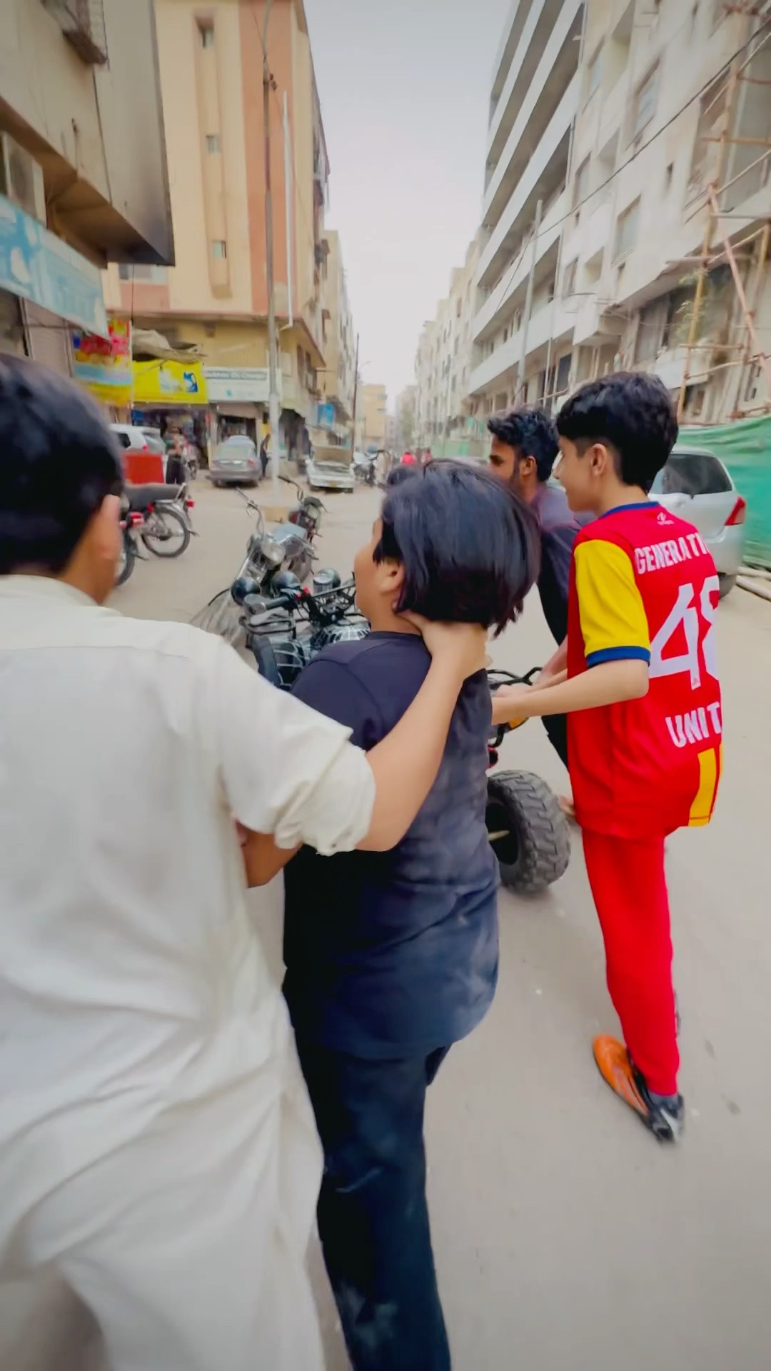 Ali ko pakar leya ? || #viralvideo #trending #foryou #foryoupage