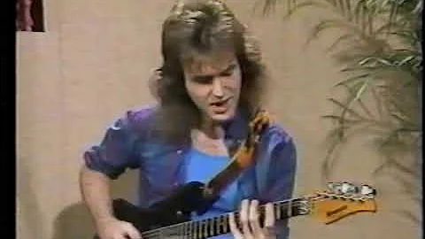 Star Licks (StarLicks) video Guitar Tricks featuri...