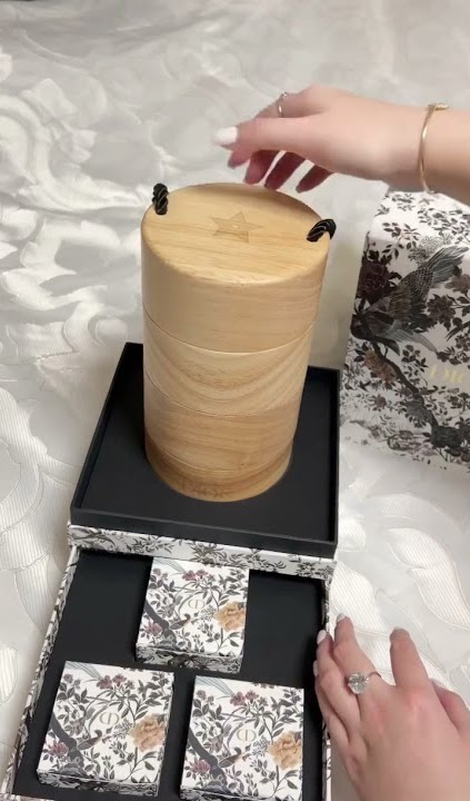 Louis Vuitton UNBOXING Mooncake Festival 2020 Gift Vivienne Music Box  #luxurypl38 