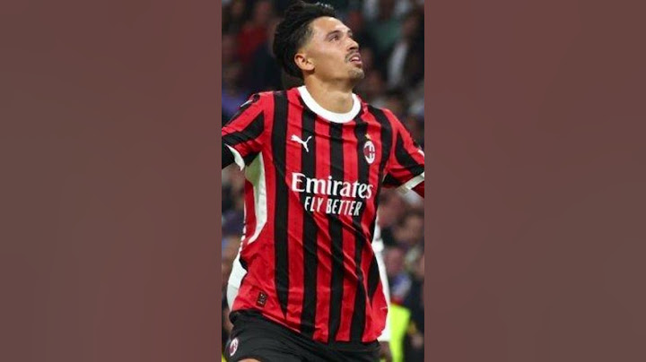Best 3 footballers #shorts #football #acmilan #milan #reijnders #pulisic #leão #edit