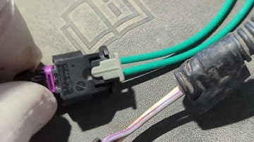 2013 Ford Focus - Replacing the black battery harness with sensor