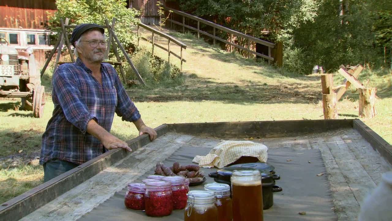 Gutta är riktigt nöjd med farmarnas mat- och städuppdrag - Farmen (TV4)