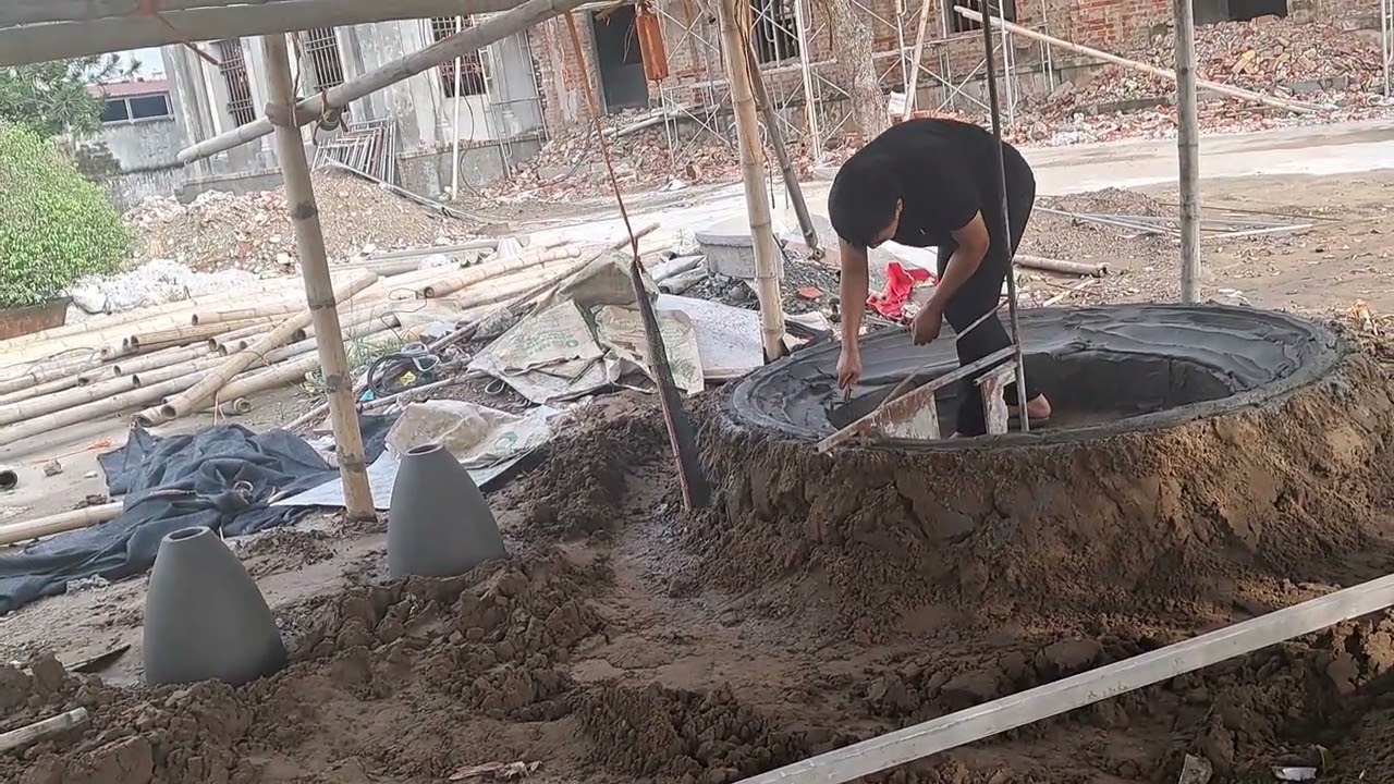 Satisfying Videos - The artisan is hand-carving the door edge.