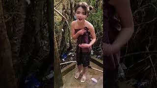 Shower Beautiful Hmong Girl Countryside - Nkauj Hmoob Da Dej Zoo Saib Txhaj Plawg