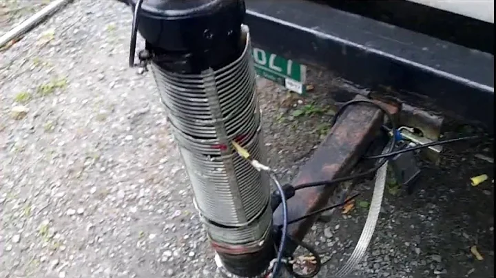 Homiebrew Base Loaded Mobile HF Antenna 6 thru 80 meters