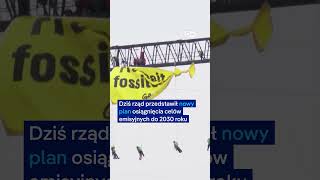 Kaskaderski protest Greenpeace nad siedzibą kanclerza #shorts #shortvideo