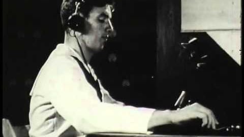 ‪US Navy Training Video - Technique Of Hand Sending Morse Code (1944)‬‏