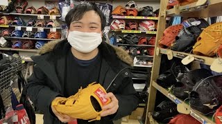 ムコウズ卒業生にグラブをプレゼントする野球YouTuberの鑑。