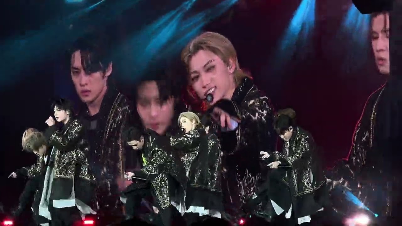 Stray Kids - Thunderous, Domino, and God's Menu fancam at Maniac Tour LA Day 1 (3/31)