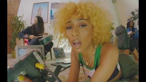 Fousheé - single af 4K Official Video w Lyrics/Subs 中英字幕