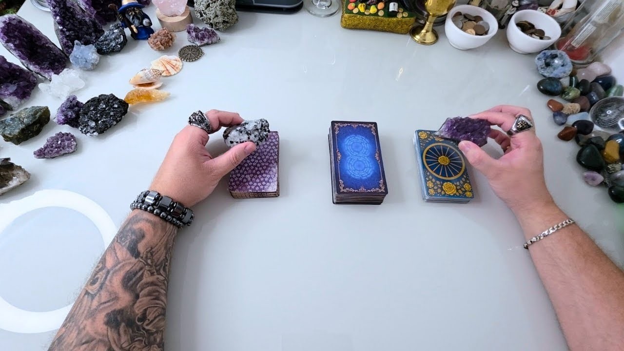 Como Estão Os Pensamentos e Sentimentos Dele(a) HOJE Em Relação a Mim Tarot?
