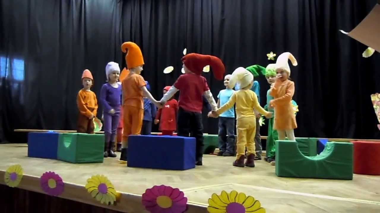 Trpaslíci - jarní vystoupení školka 2013