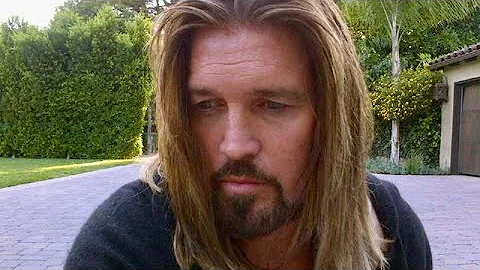 Billy Ray Cyrus Reacts to Miley Cyrus Grammy Speech Diss