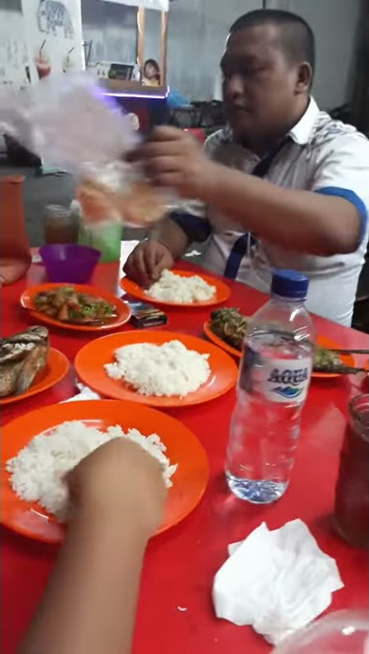 Makan malam seafood arema Medan