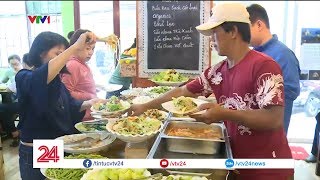 Quán ăn chay kỳ lạ ở Sài Gòn: Ăn tùy ý, trả tiền tùy tâm| VTV24