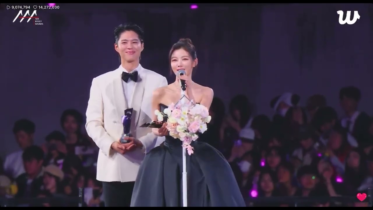 Congratulations Park Bogum and Kim Yoojung for winning Legendary Couple Awards 🤍 