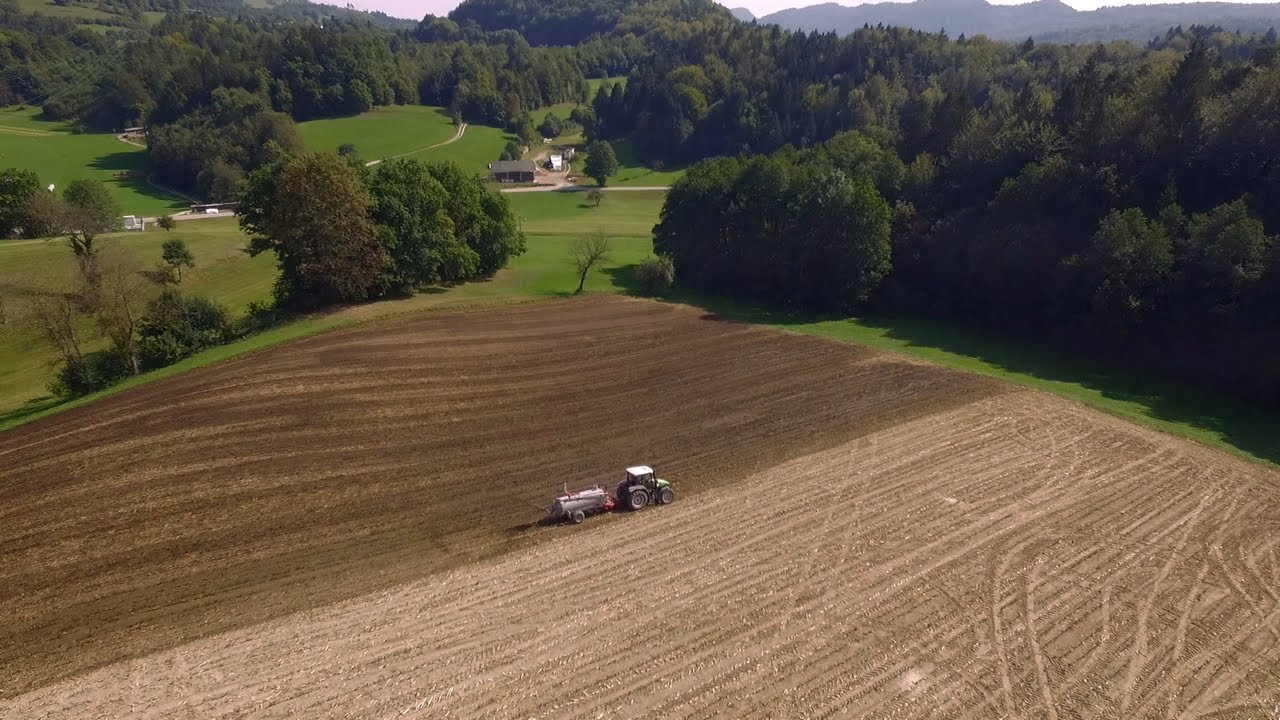 Spreading Slurry After Corn | Fertilizing Field After Harvest