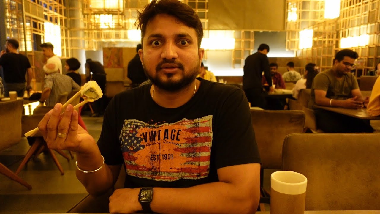 Dinner Date ला पियूने दिला चॉपस्टिकने खान्याचा Challenge | Piyu's Favorite Japanese Restaurant