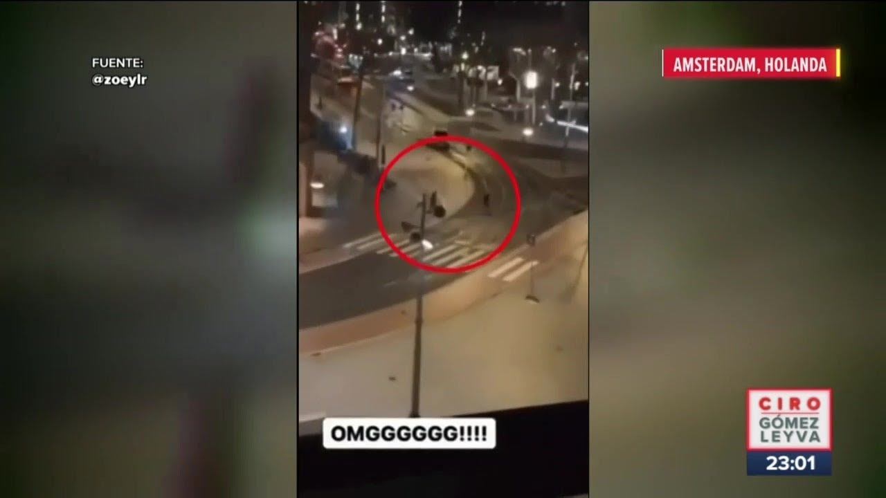 Sujeto armado siembra caos en tienda de Apple en Ámsterdam | Noticias con Ciro Gómez Leyva