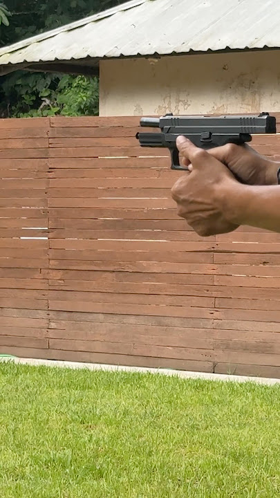 Apa yang salah dalam penembakan pistol ini, silahkan komentar
