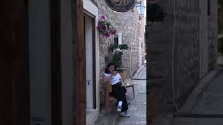 Kafenin Güzel Çalışanları