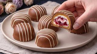 Just Mix, Chill & Enjoy! No-Bake Mini Cheesecakes with Jam surprise