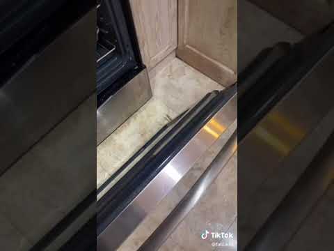 كيف اشيل غطاء الفرن للتنظيف