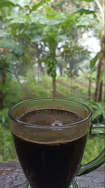 Kopi Hitam Saat Hujan Turun