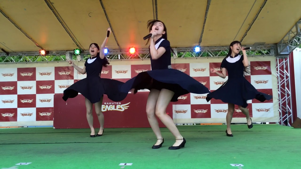 Dorothy Little Happy「恋は走り出した」 コボスタ宮城 スタジアム正面広場ステージ①  2014.7.11