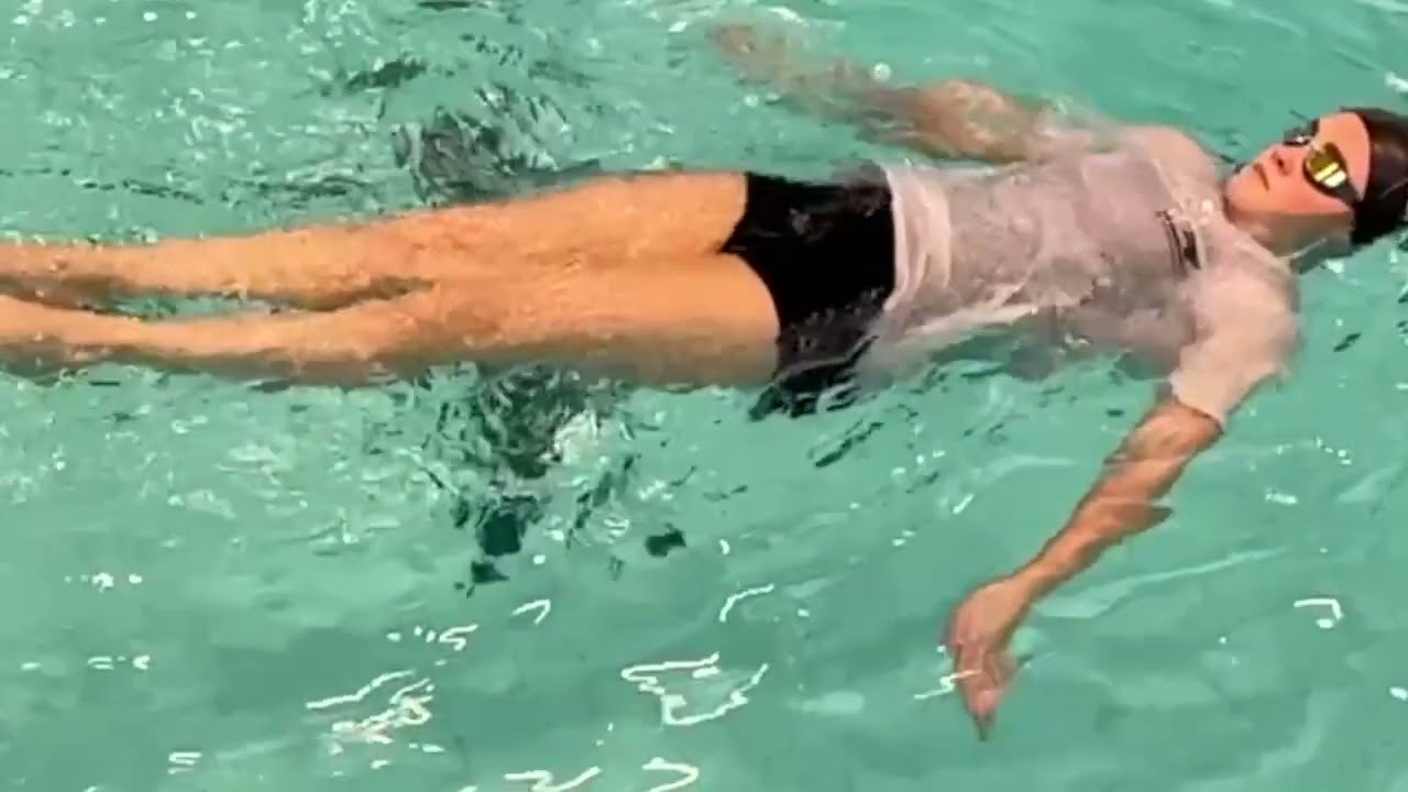 S4 Swim School - Sculling On Back Instructor Demo