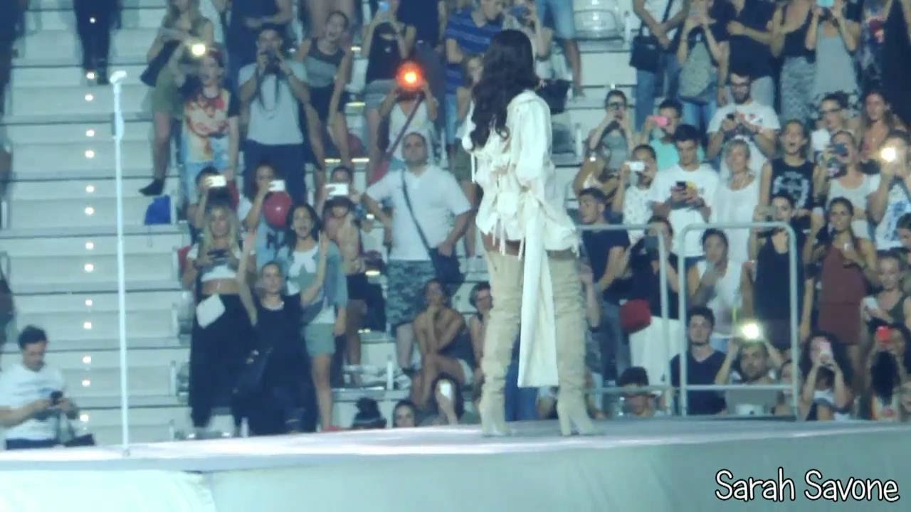 Rihanna - 