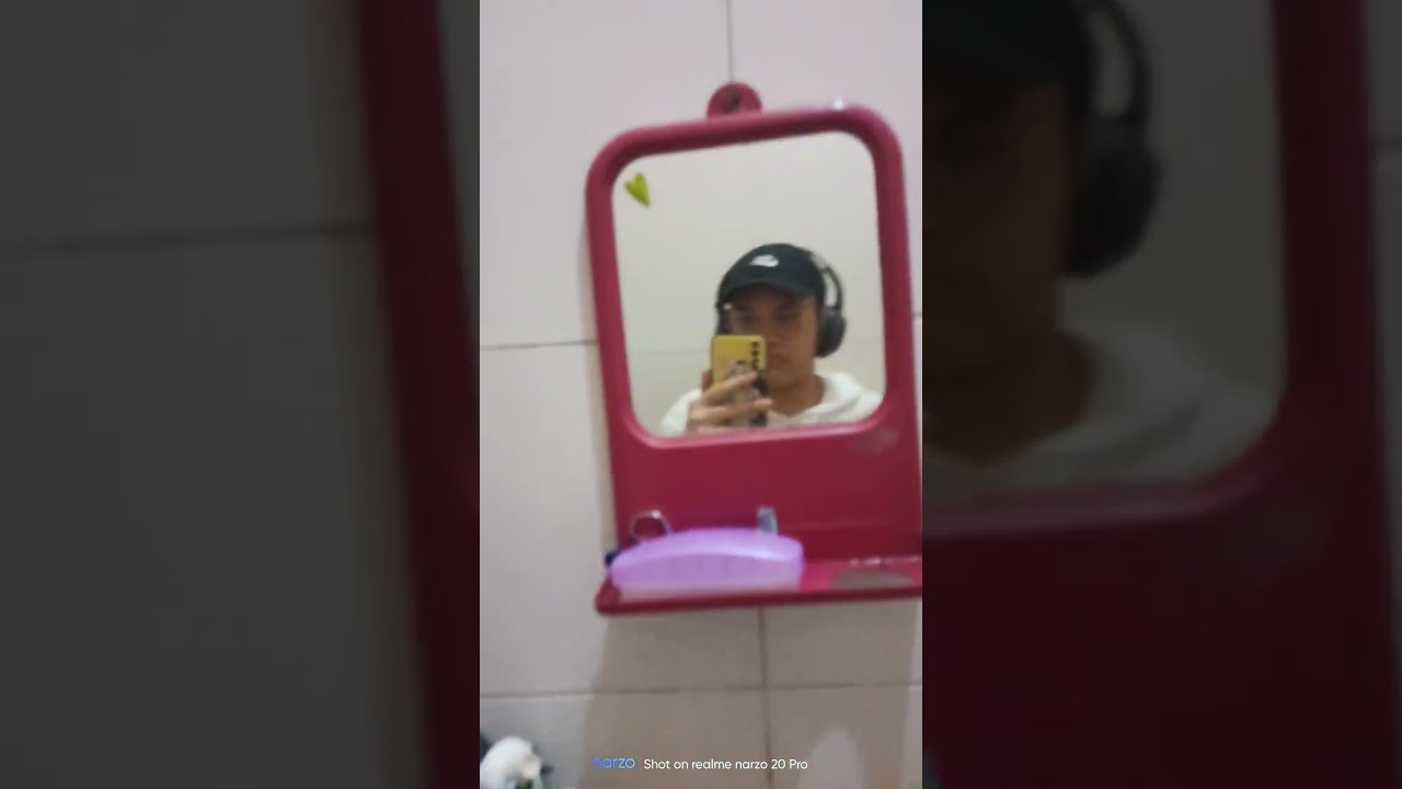 INNO Squatting toilet on a HL Pakai Cistern