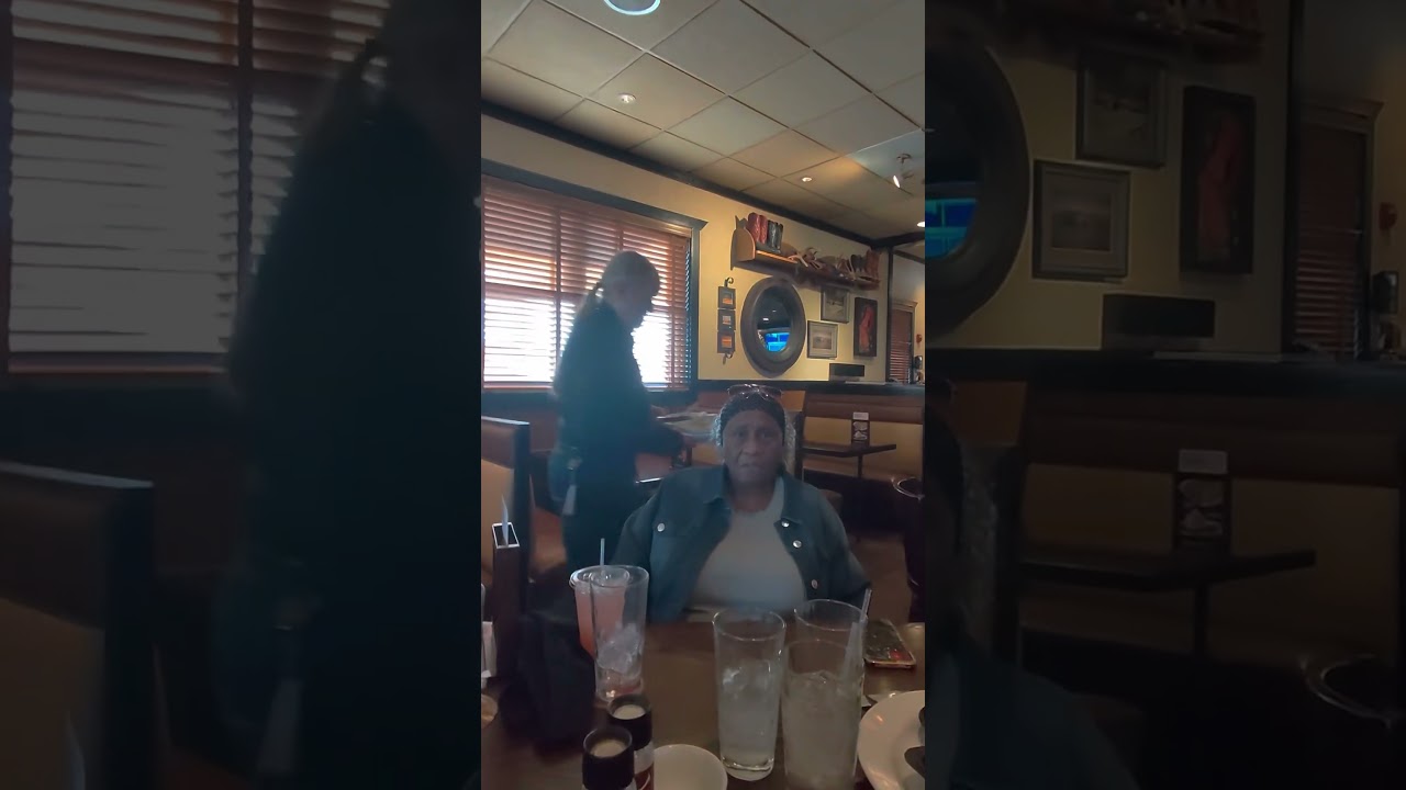 «Я приглашаю семью в LongHorn против того, когда принесли счёт». 👀💀 