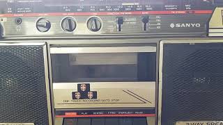 104,7 mHz, a Slá...Retro Rádió
