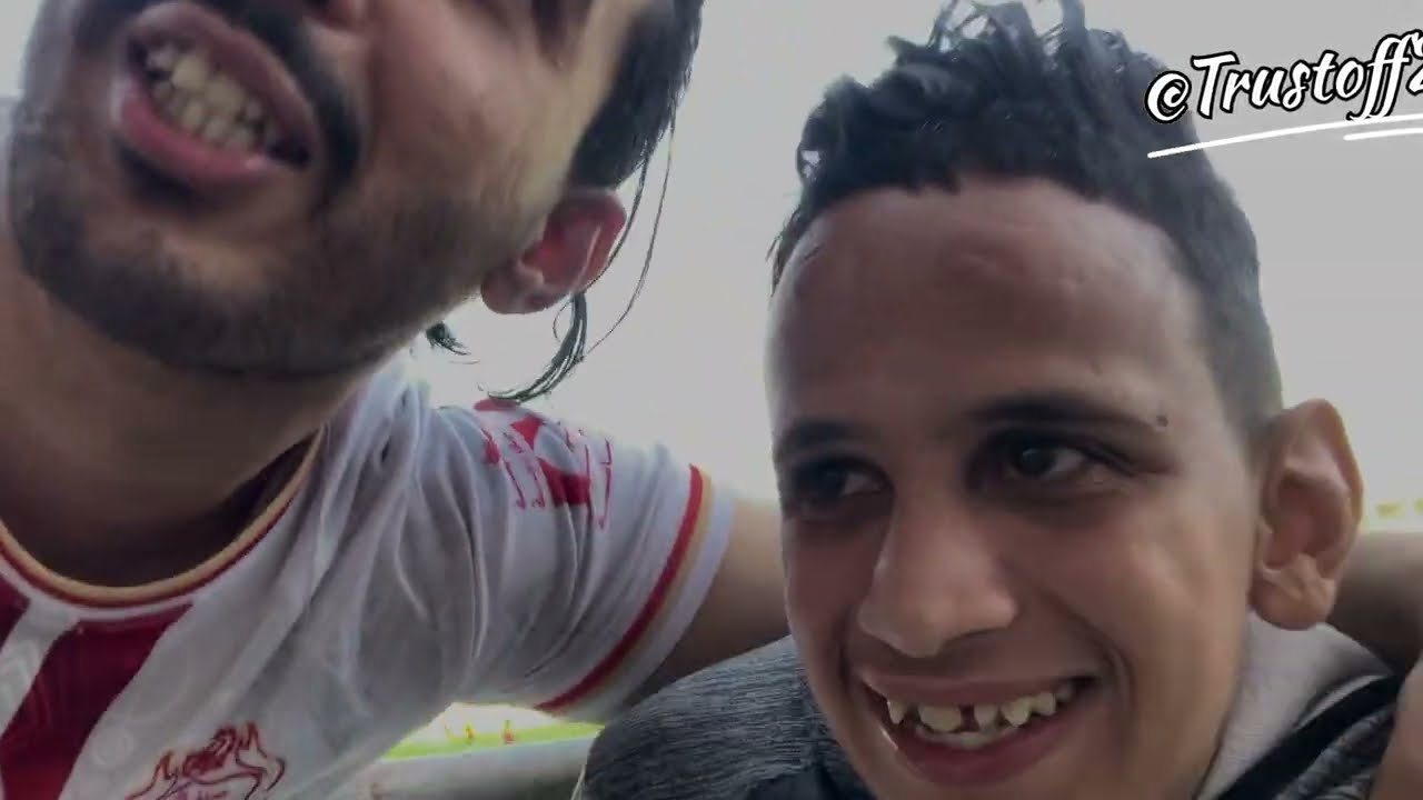 الأسطورة أيوب تصور مع لعابة😂في مباراة حسنية أكادير و شباب المحمدية و منحة مليون لكل لاعب بعد الفوز