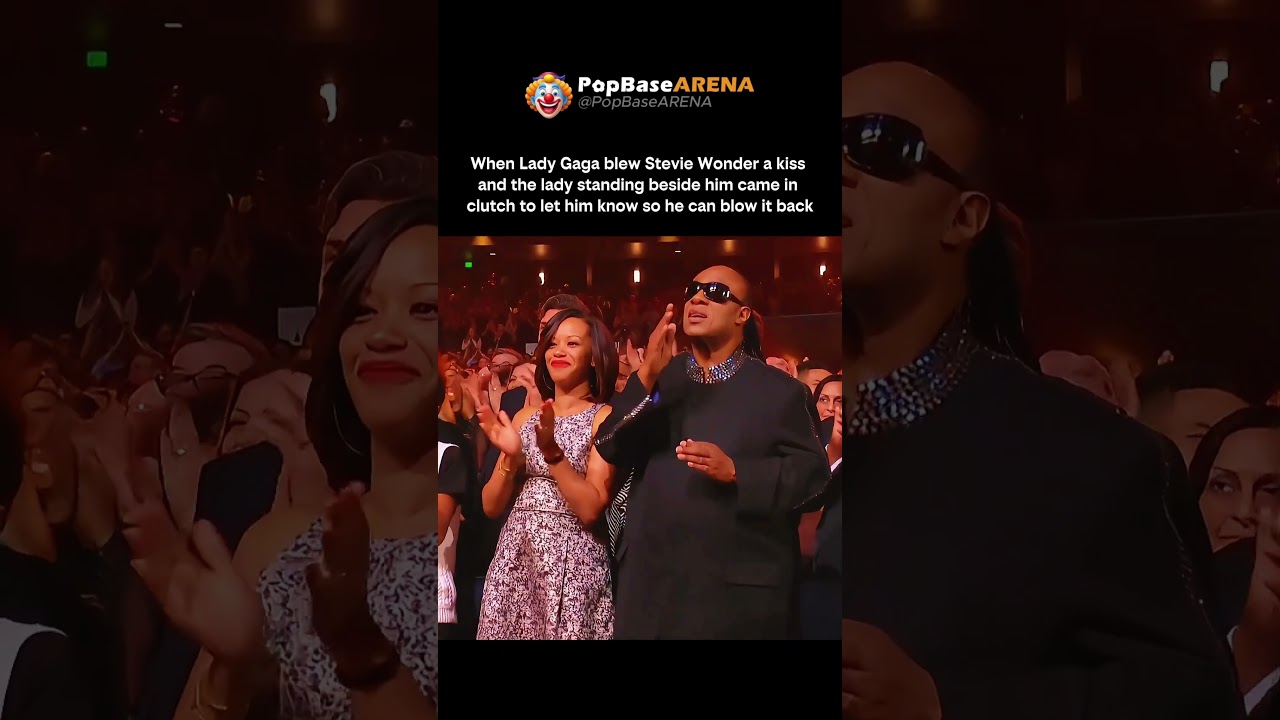 lady gaga blows Stevie wonder a kiss know fully well he's blind #ladygaga