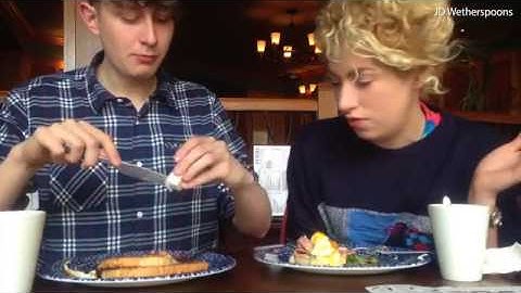 Food tasting duo try £2.99 breakfast at Wetherspoons pub
