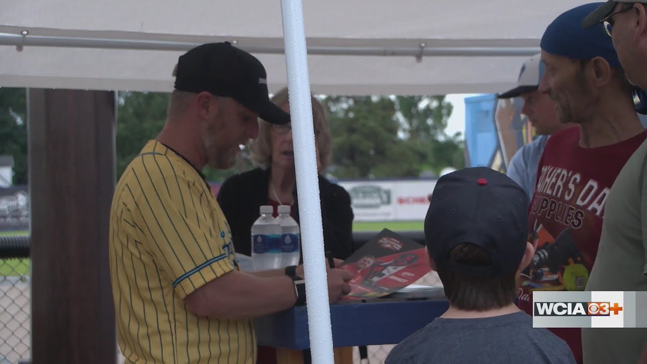 Justin Allgaier meets fans back in Springfield