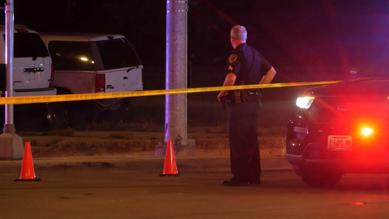 Victim hospitalized after shooting in Springfield; suspect remains at ...