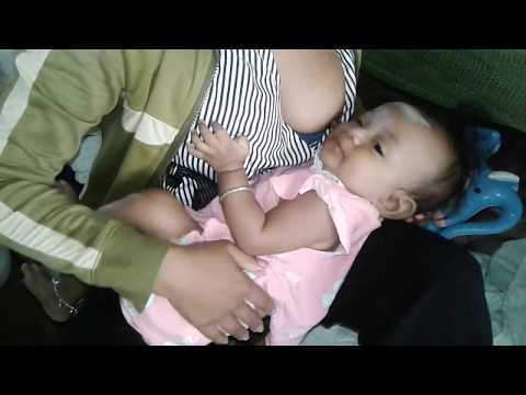 baby-breastfeeding(baby-srey-neat)02/11/2017-baby-funny-breastfeeding#10