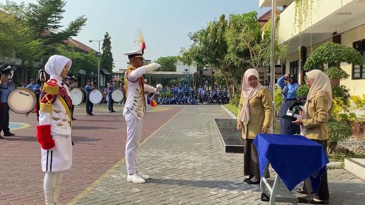 Serah Terima Alat Genderang Bahari SMAHATMA