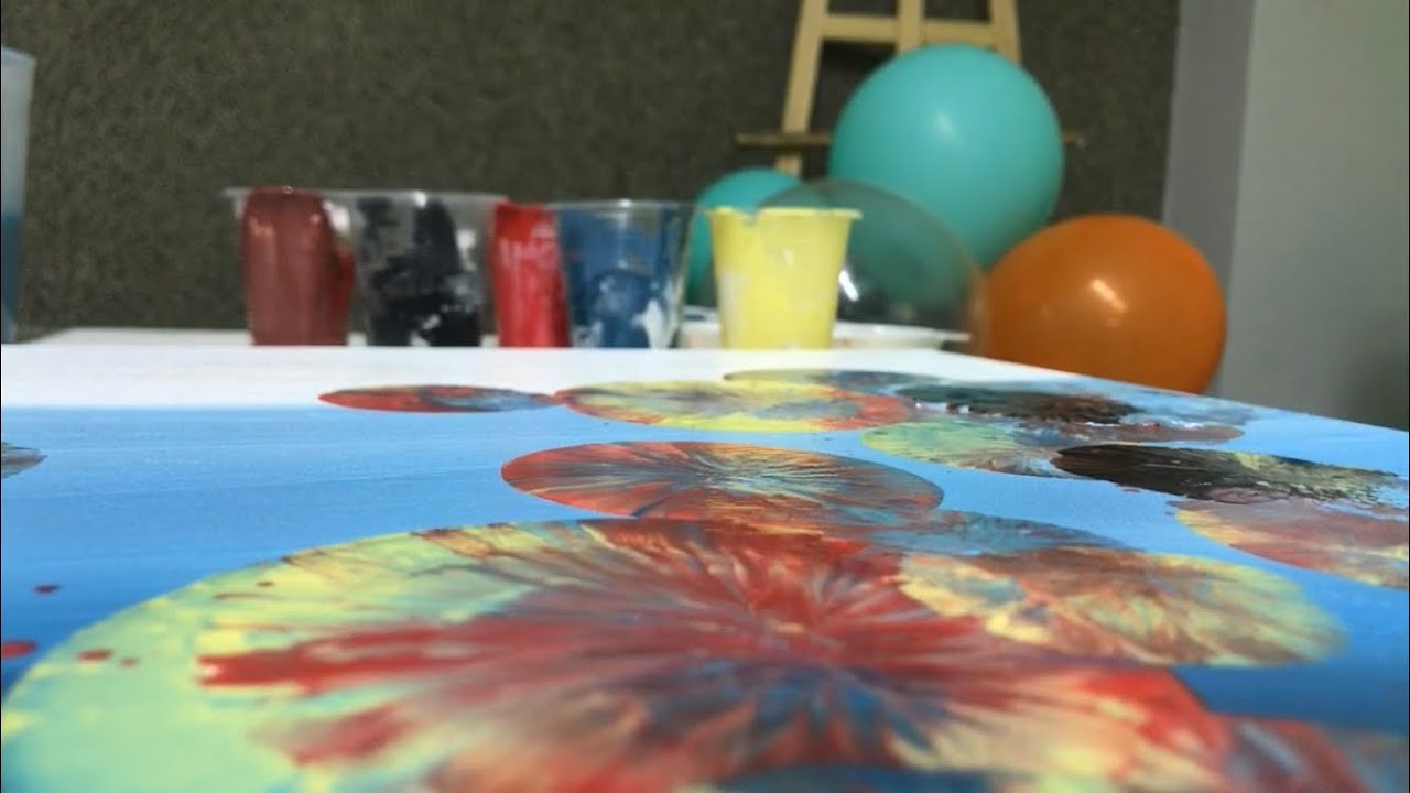 balloon smash / acrylic pouring YouTube