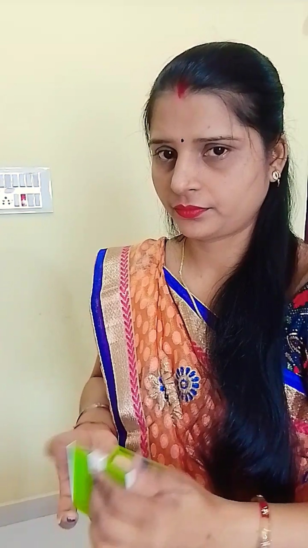 Dhokha #comedyshorts #funnyshorts #shorts #husbandwifecomedy #ytshorts #youtubeshorts