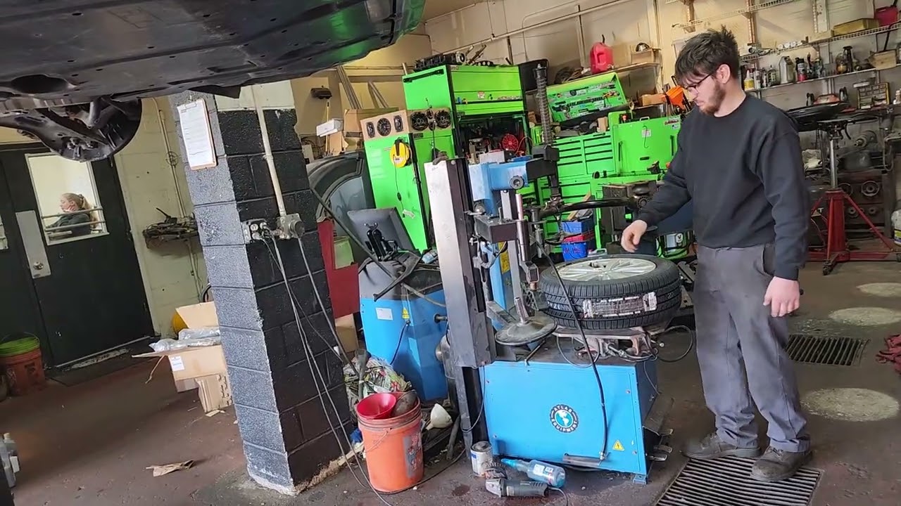 Subaru с пробегом 40 000 миль: чистая жидкость в вариаторе.