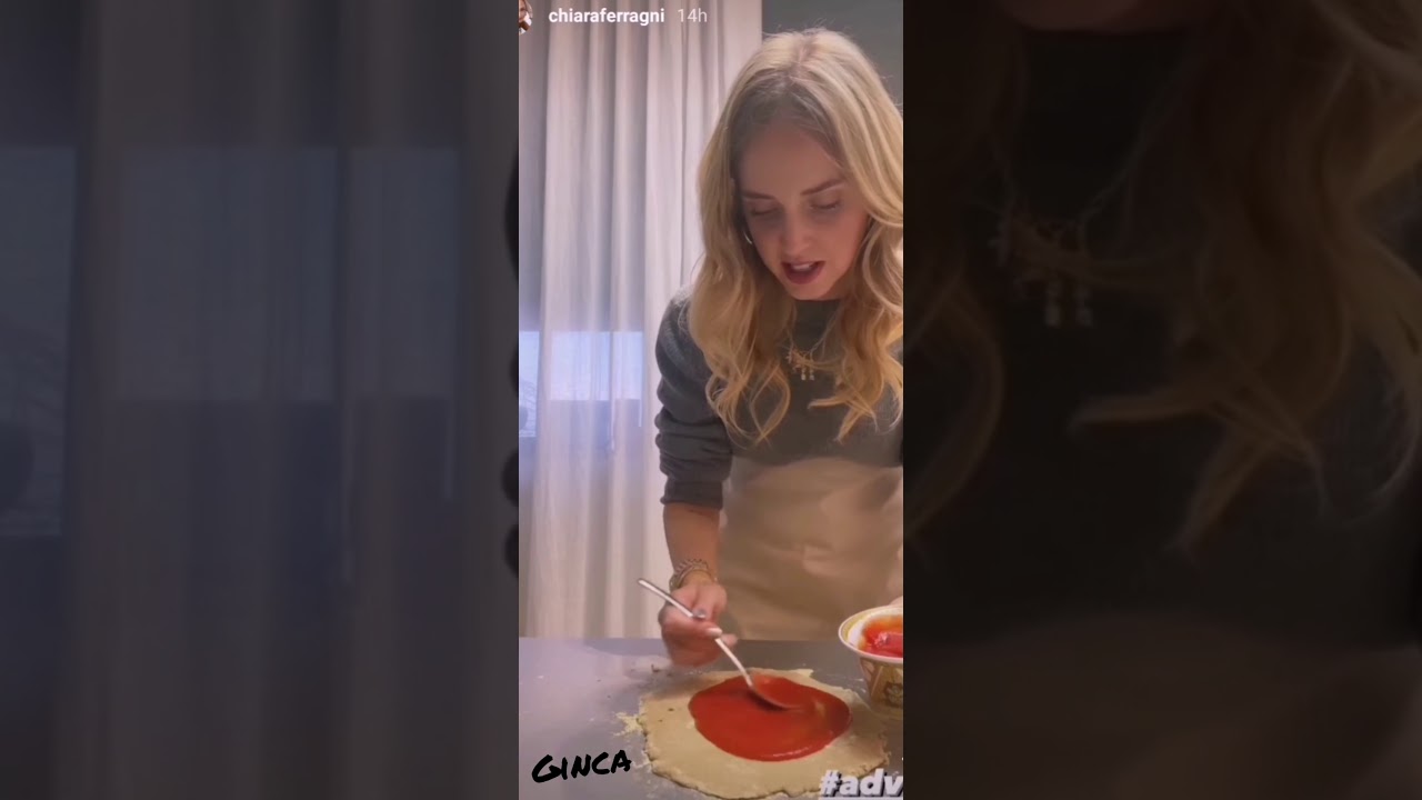 Chiara Ferragni and the pizza - YouTube