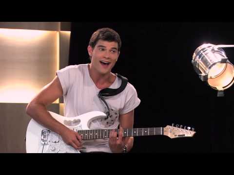 Diego le canta a Vilu ¨Habla Si Puedes¨ | Momento Musical | Violetta
