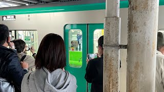 地下鉄烏丸線新型車両1番列車の車内